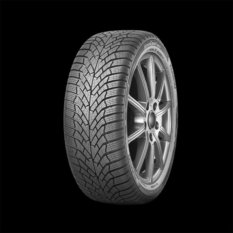 245/40R18 97W Kumho WP52 XL Kitka