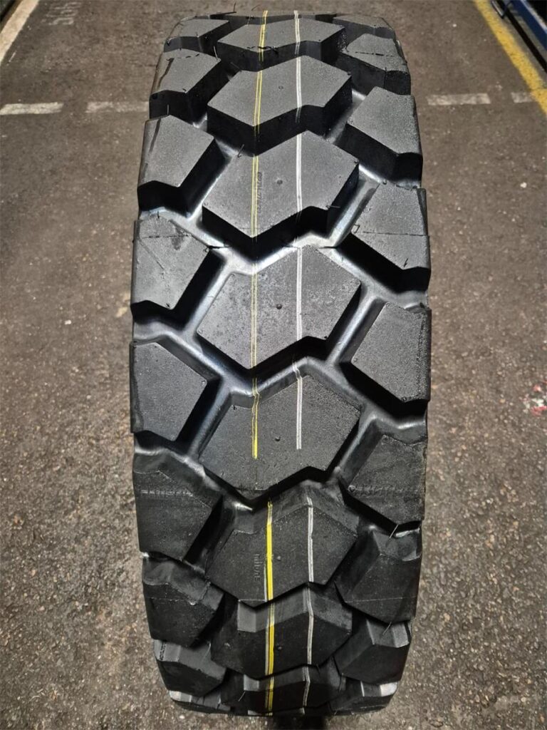 13,0R22,5 KA pinnoitettu GPZH Industrial sis. 1 Michelin runko